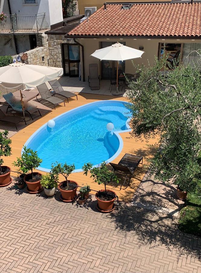 B&B Villa Dall'Agnola 加尔达 外观 照片